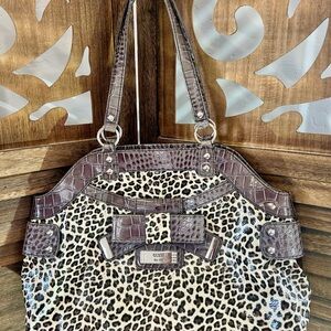 Guess Laura Leopard Baguette Bag Special Edition
